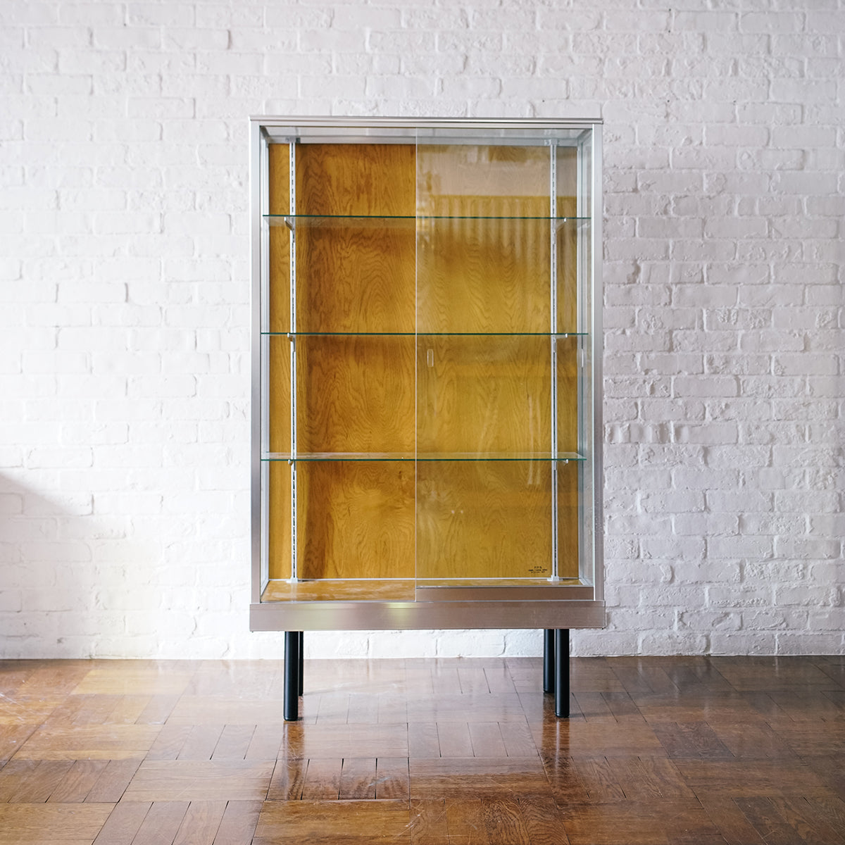 ALUMINIUM GLASS CASE AL-90