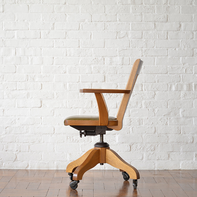 CLERK CHAIR