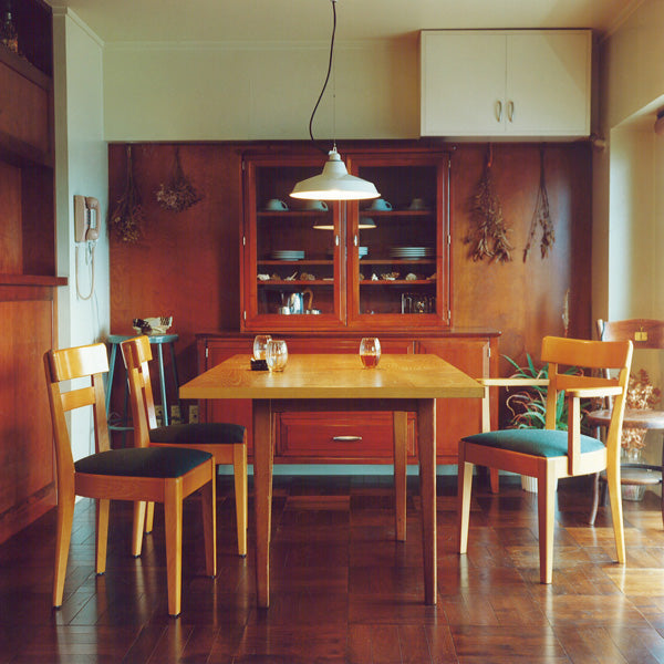 DH DINING TABLE