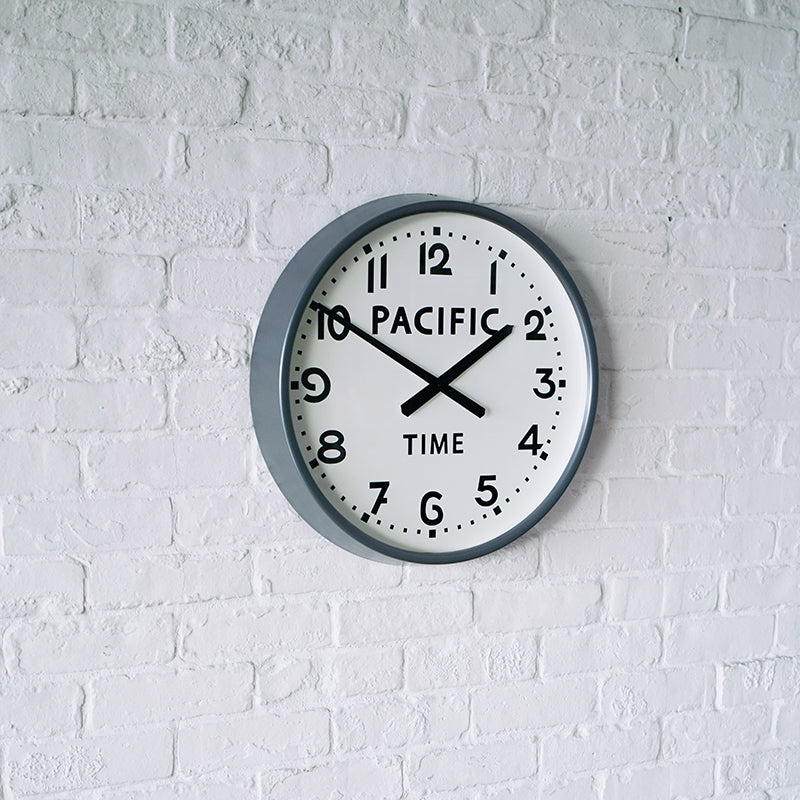 E.A. COMBS WALL CLOCK - (M)Φ470