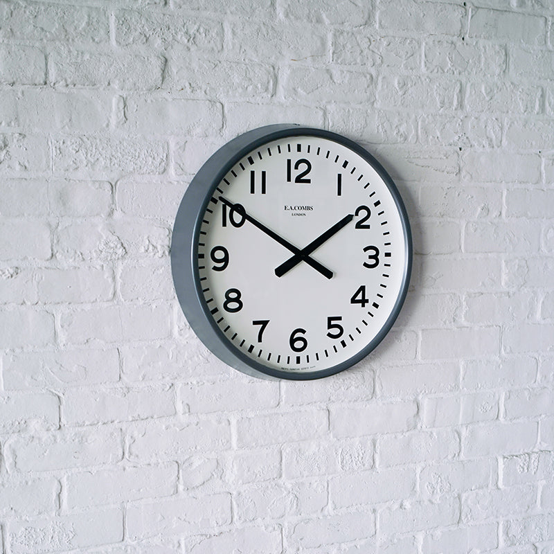 E.A. COMBS WALL CLOCK - (M)Φ470