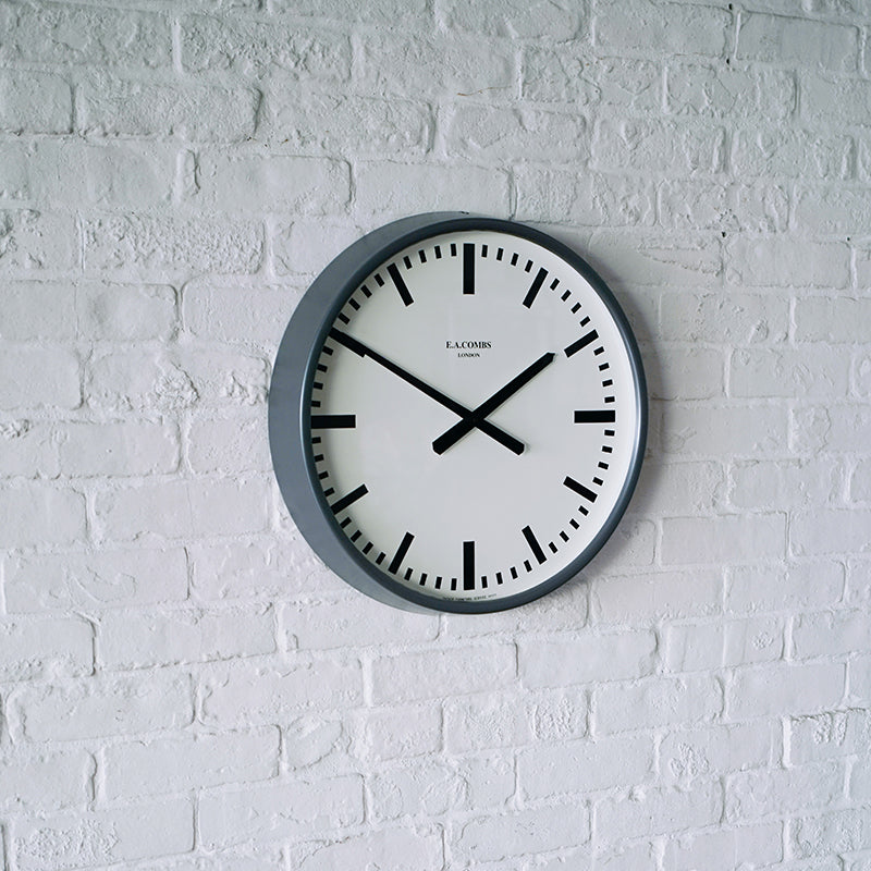 E.A. COMBS WALL CLOCK - (M)Φ470