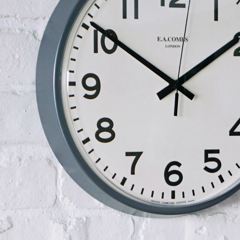 E.A. COMBS WALL CLOCK - (S) Φ315