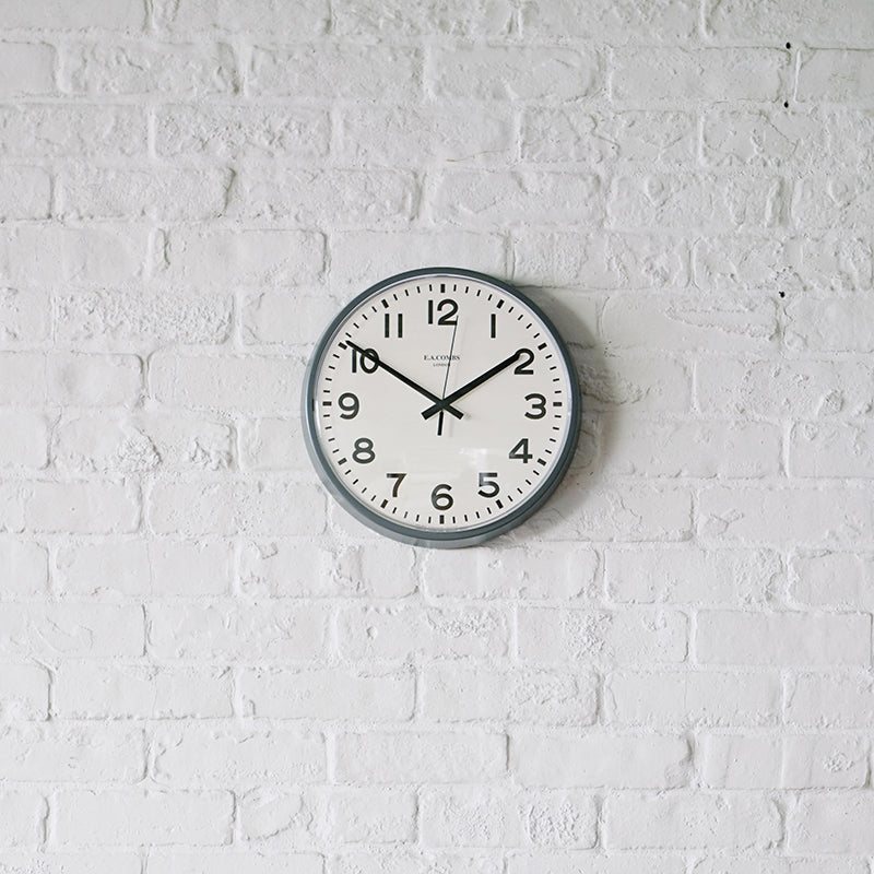 E.A. COMBS WALL CLOCK - (S) Φ315