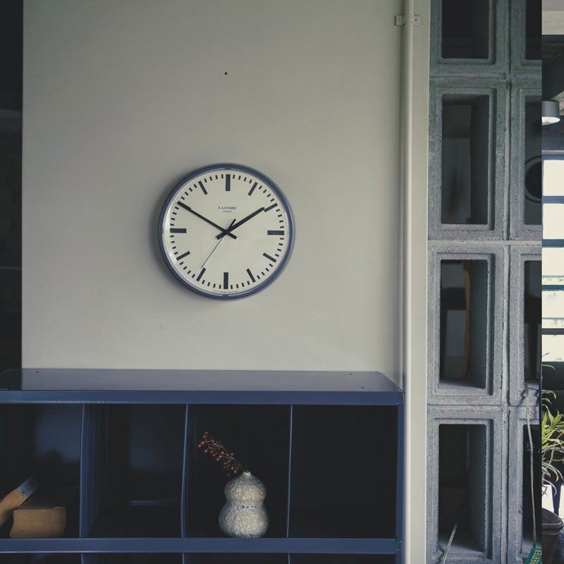 E.A. COMBS WALL CLOCK - (S) Φ315