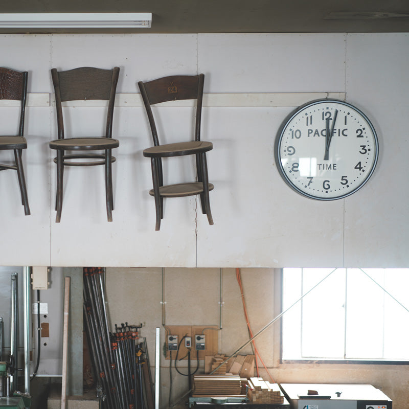 E.A. COMBS WALL CLOCK - (L) Φ630