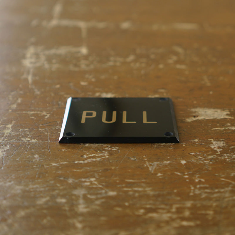 ENGRAVED SIGN PLATE