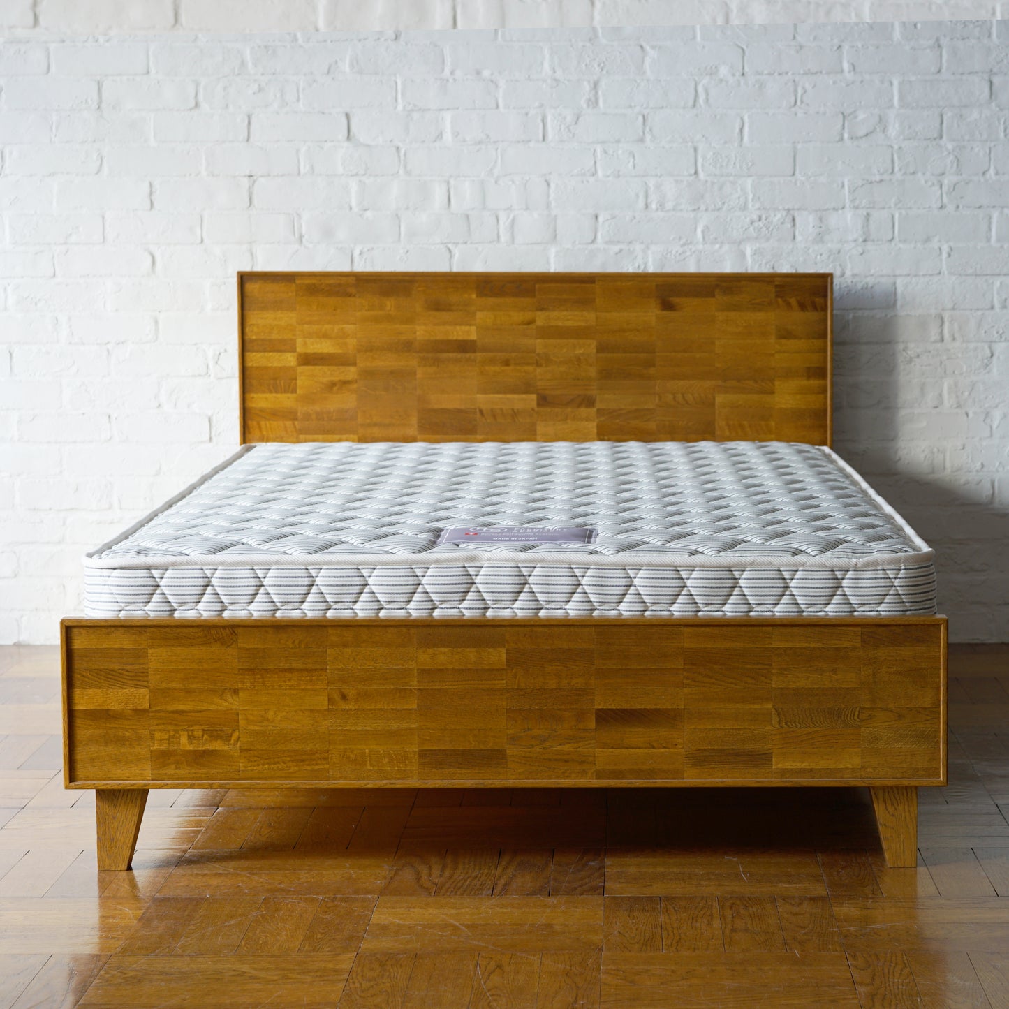 PARQUET BACK BED