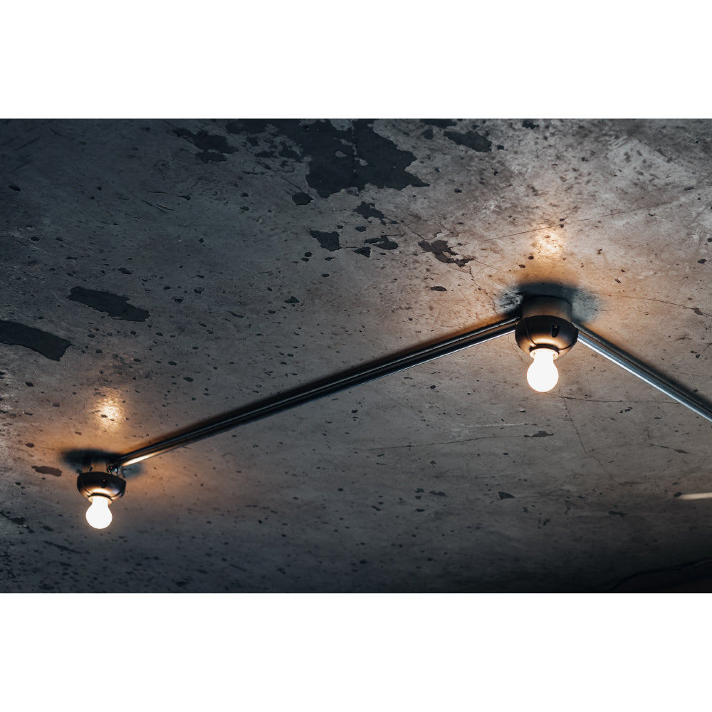 CAST ALUMINUM LAMP