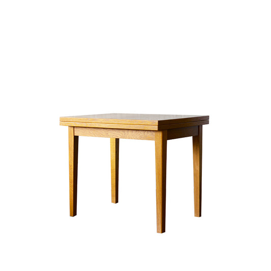 DH DINING TABLE